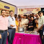 On Bade Mangal, Agrawal Yuva Mandal presented unique example of service, distributing Bundi Prasad and Sharbat to passersby