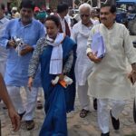 Observer reaches Pratappur, deliberates with leaders to strengthen Cong