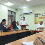 Dialogue prog with editor organized at Hindi University